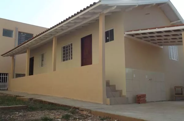 Casa em alvenaria contendo de 02 quartos, sala, cozinha, banheiro e área de serviço - Foto 3