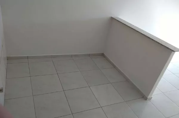 Casa em alvenaria contendo 3 quartos, sala, cozinha, banheiro,lavanderia, entrada para carro - Foto 4