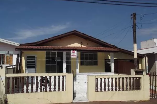 Casa em alvenaria de fundos contendo 1 quarto,cozinha e sala conjugada, banheiro, area de serviço. - Foto 1