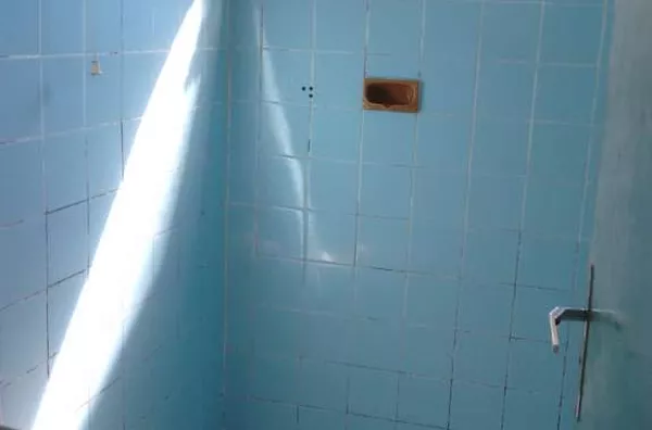 Casa em alvenaria de fundos contendo 1 quarto,cozinha e sala conjugada, banheiro, area de serviço. - Foto 5
