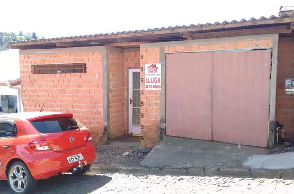 Casa em alvenaria contendo 02 quartos, sala, cozinha, wc, quarto despejo e garagem. - Foto 1