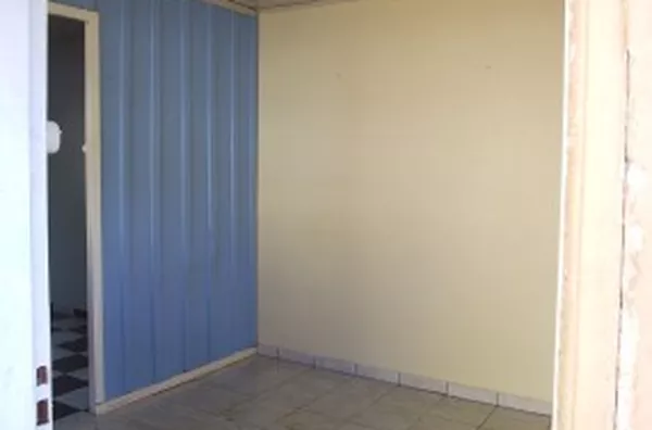 Casa mista contendo 01 quarto, sala, cozinha e wc. - Foto 2