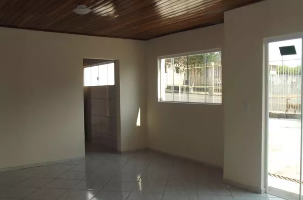 Mercado KROLL    Casa Residencial em alvenaria com +/- 96,00 m2, contendo 02 quartos, 01 suíte, sala, cozinha, wc social, garagem e lavanderia. - Foto 6