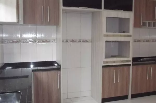 Sobrado contendo 4 quartos, sala,cozinha planejada, banheiro, lavabo, lavanderia, churrasqueira, garagem. - Foto 2