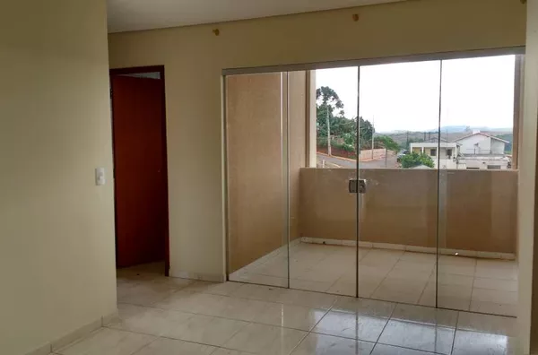 Apartamento medindo 66,63  m² com 02 quartos, sala, cozinha, banheiro, área de serviço, varanda e 01 vaga de garagem - Foto 3