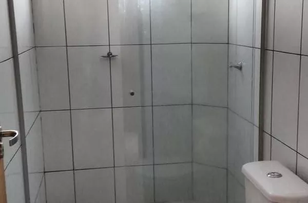 Apartamento medindo 66,63  m² com 02 quartos, sala, cozinha, banheiro, área de serviço, varanda e 01 vaga de garagem - Foto 6