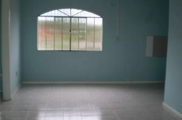 Apartamento em alvenaria, contendo 02 quartos, sala cozinha e banheiro. - Foto 3
