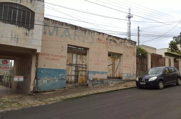 Lote de terreno com +/- 490,00 m², sem benfeitoria