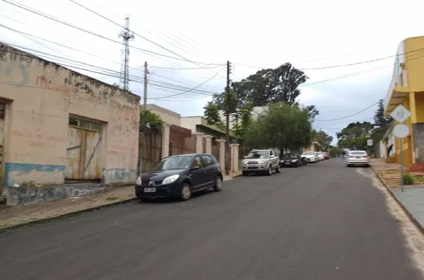 Lote de terreno com +/- 490,00 m², sem benfeitoria
