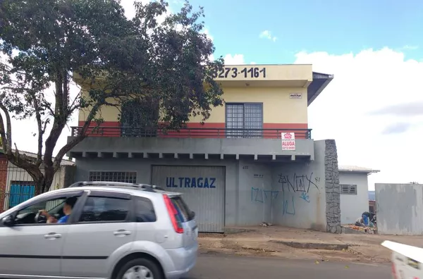 Apartamento comercial com 01 sala de reunião, 01 sala de recepção, 03 salas de escritório, 01 wc e sacada. - Foto 1