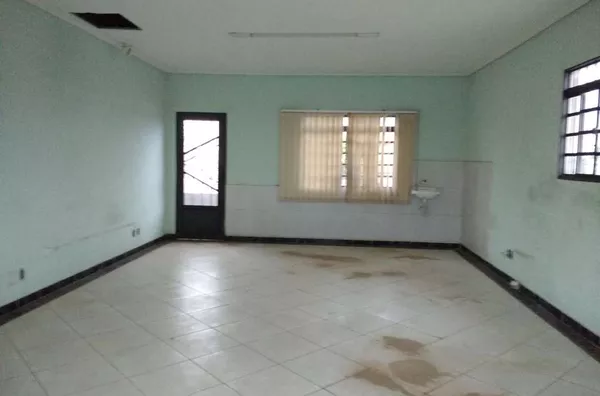 Apartamento comercial com 01 sala de reunião, 01 sala de recepção, 03 salas de escritório, 01 wc e sacada. - Foto 6
