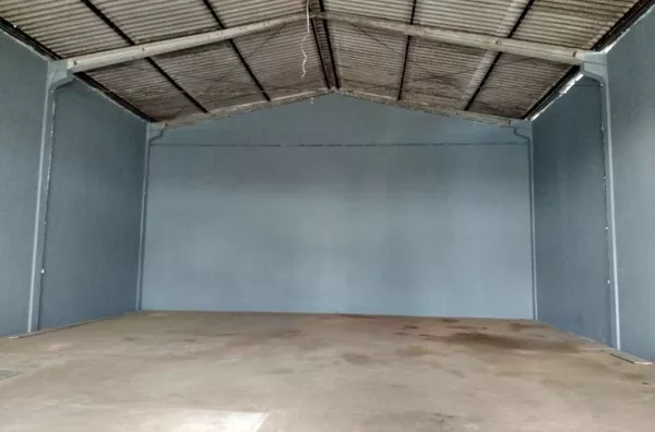 Sala Comercial em alvenaria com 200 m²,contendo 01 wc. - Foto 2