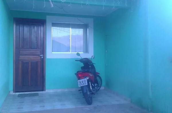 Casa residencial em alvenaria contendo 3 quartos, sala, cozinha, wc, área de serviço, área de churrasqueira.  MOBILIADA - Foto 1