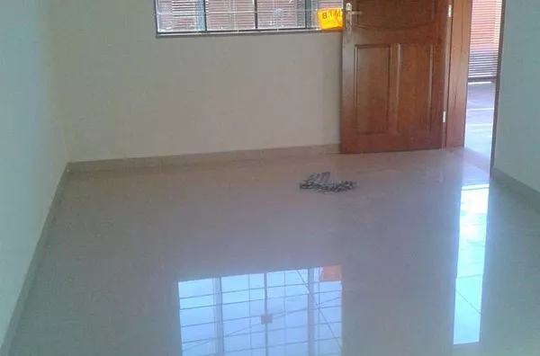 IMÓVEL RESIDENCIAL ALVENARIA: CONTENDO 01 SALA, 01 COZINHA,01 COPA,2 QUARTOS,1 SUITE,01 LAVANDERIA ,01 WC,01 GARAGEM     OBSERVAÇÃO: PORÃO CONTENDO 01 SALÃO,01 COZINHA,01 LAVANDERIA  E 1 WC - Foto 2