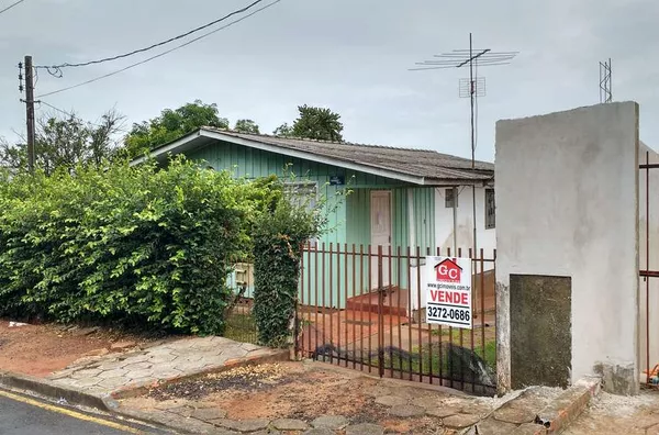 CASA RESIDENCIAL MISTA CONTENDO 3 QUARTOS, SALA, COZNHA, WC, ÁREA NOS FUNDOS, GARAGEM - Foto 1
