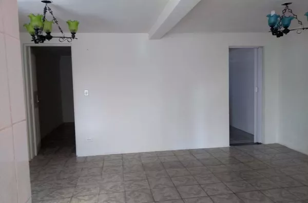 Imóvel em alvenaria: Contendo 02 quartos, 01 sala, 01 copa, 01 cozinha, 01 area de serviço, 01 banheiro, 01 garagem para 01 carro    *******NÃO ACEITA CRIANÇAS, NEM ANIMAIS******    *Imóvel bem localizado próximo a hospital, bancos, supermercados, restaur - Foto 4
