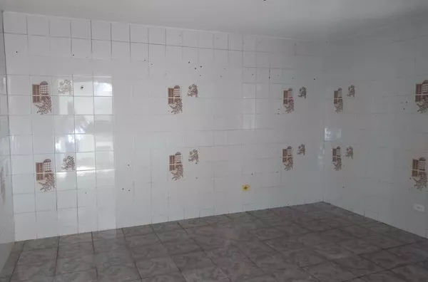 Imóvel em alvenaria: Contendo 02 quartos, 01 sala, 01 copa, 01 cozinha, 01 area de serviço, 01 banheiro, 01 garagem para 01 carro    *******NÃO ACEITA CRIANÇAS, NEM ANIMAIS******    *Imóvel bem localizado próximo a hospital, bancos, supermercados, restaur - Foto 5