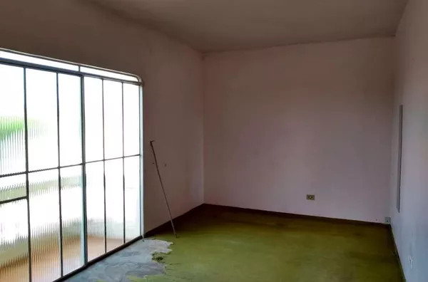 Casa em alvenaria contendo 03 quartos, 1 suíte, 02 salas, copa, cozinha, wc social, varanda e lavanderia. OBS: Um dos quartos com cama e uma das salas com sofá. - Foto 4