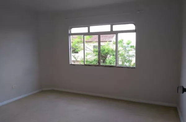 EXCELENTE LOCALIZAÇÃO "PRÓXIMO A BODEGA"  Apartamento em alvenaria - 01 sala de visita, 01 copa, 01 cozinha, 01 wc, 01 suíte, 02 quartos, 01 lavanderia e 01 garagem coberta - Foto 6