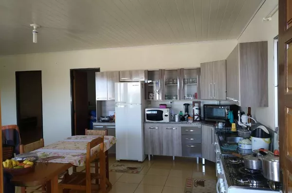 IMÓVEL RESIDENCIAL EM ALVENARIA - CONTENDO 01 SALA, 01 COZINHA, 01 BANHEIRO, 03 QUARTOS, 01 LAVANDERIA, 01 AREA DE CHURRASQUEIRA, 01 GARAGEM P/ 02 CARROS - Foto 6