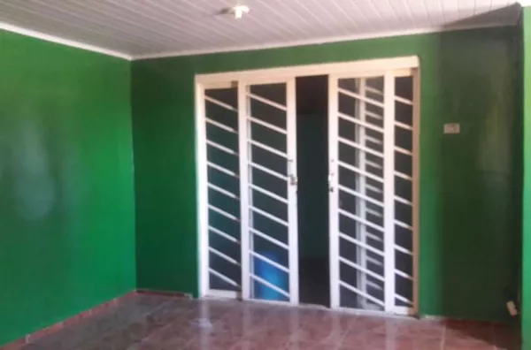 Igreja Assembléia de Deus - Vila Cristina.    Casa de alvenaria com 2 quartos, sala, cozinha, banheiro, copa, área de serviço e garagem. - Foto 3