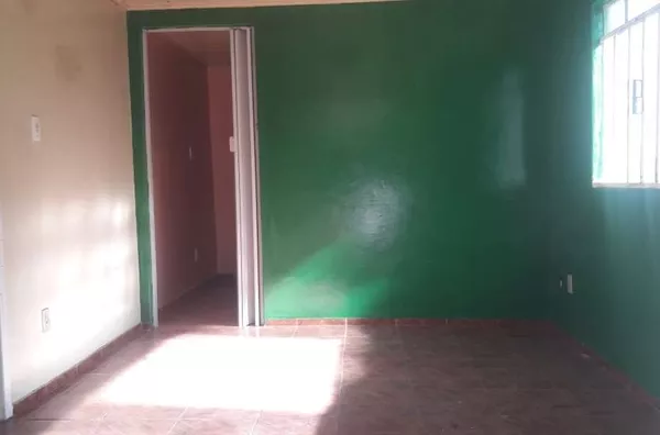 Igreja Assembléia de Deus - Vila Cristina.    Casa de alvenaria com 2 quartos, sala, cozinha, banheiro, copa, área de serviço e garagem. - Foto 4