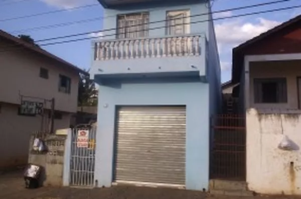 Casa mista, contendo 03 quartos, sala, cozinha, wc, cobertura p/ tanque.  OBS: ALUGAR SOMENTE PARA CASAIS C/ NO MÁXIMO 02 FILHOS E NÃO ALUGAR PARA PESSOAS COM ANIMAIS. - Foto 1