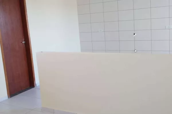 Casa em alvenaria com 3 quartos, sala, cozinha, wc,  entrada para carro.    OBS: CONTRATO DE LOCAÇÃO SOMENTE PARA 12 MESES. - Foto 4
