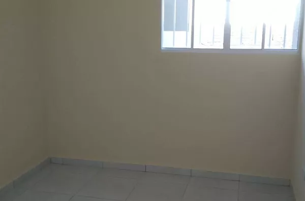 Casa em alvenaria com 3 quartos, sala, cozinha, wc,  entrada para carro.    OBS: CONTRATO DE LOCAÇÃO SOMENTE PARA 12 MESES. - Foto 5