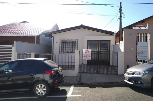 Casa  em alvenaria com 02 quartos, sala, copa, cozinha, 1 quarto de despejo, lavanderia, garagem fechada. - Foto 1