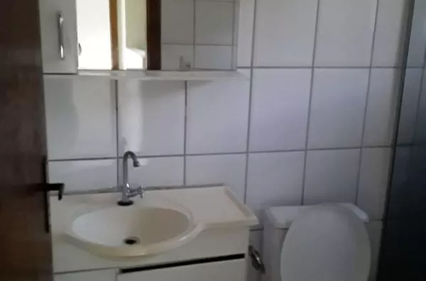 SOBRADO RESIDENCIAL EM ALVENARIA - 03 QUARTOS, SALA, COZINHA, SACADA, LAVABO, WC, AREA DE SERVIÇO E GARAGEM. - Foto 5