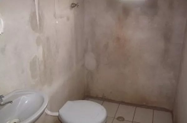 Casa em alvenaria contendo 01 quarto, sala e cozinha conjugada, wc e garagem. - Foto 4