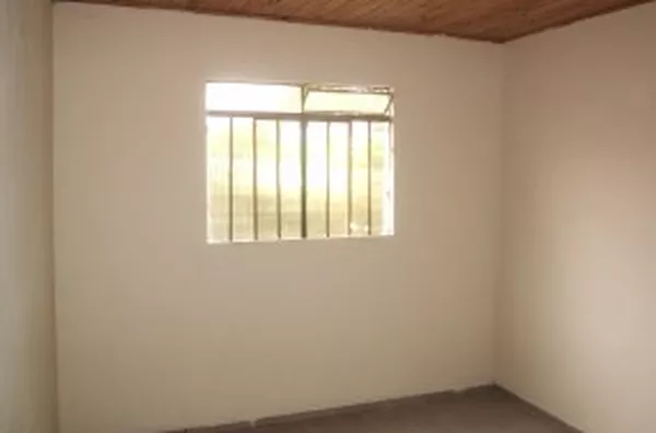 Casa em alvenaria contendo 01 quarto, sala e cozinha conjugada, wc e garagem. - Foto 5