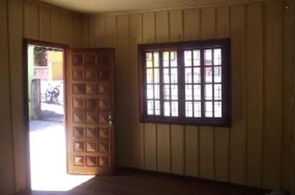 Casa mista, contendo 03 quartos, sala, cozinha, wc, área de serviço e garagem. - Foto 4