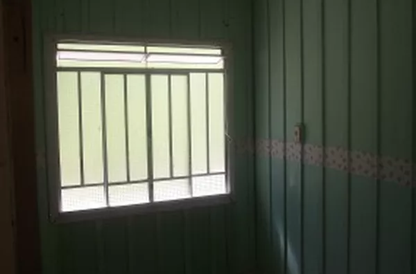 Casa mista, contendo 03 quartos, sala, cozinha, wc, área de serviço e garagem. - Foto 6