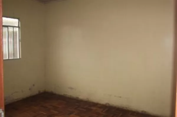 Casa em alvenaria contendo 03 quartos, sala, cozinha, wc, área de serviço e garagem - Foto 4