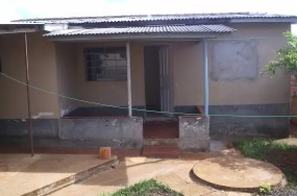 Casa em alvenaria, contendo 03 quartos, sala, cozinha, wc. - Foto 2