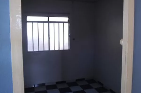 Casa em alvenaria, contendo 03 quartos, sala, cozinha, wc. - Foto 4