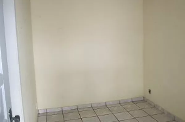 Casa em alvenaria, contendo 02 quartos, sala, cozinha, wc, garagem e área de serviço, entrada separada. - Foto 5