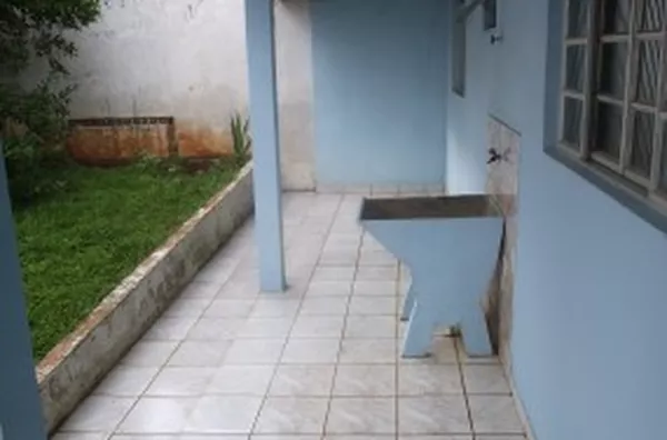 Casa em alvenaria, contendo 02 quartos, sala, cozinha, wc, garagem e área de serviço, entrada separada. - Foto 4