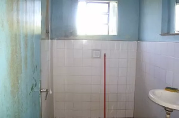 Casa mista contendo 02 quartos, sala, cozinha, wc, varanda e entrada para carro. - Foto 5