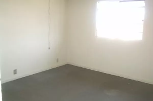Casa em alvenaria, contendo 02 quartos, sala, cozinha, wc, área de serviço e garagem. - Foto 4
