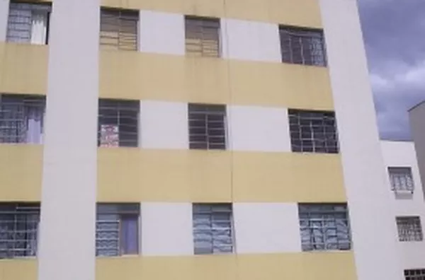 Apartamento em alvenaria contendo 02 quartos, sala, cozinha, wc social. - Foto 1
