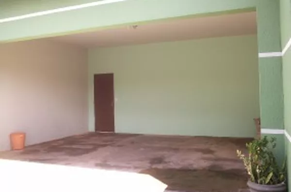 Casa em alvenaria contendo sala, cozinha, 03 quartos, suíte, lavabo, 01 quarto e 01 wc social nos fundos, churrasqueira e garagem para 02 carros. - Foto 5