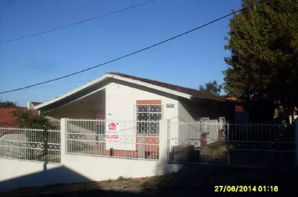 Casa em alvenaria, contendo 03 quartos, sala, cozinha, wc e cobertura p/ carro. - Foto 1