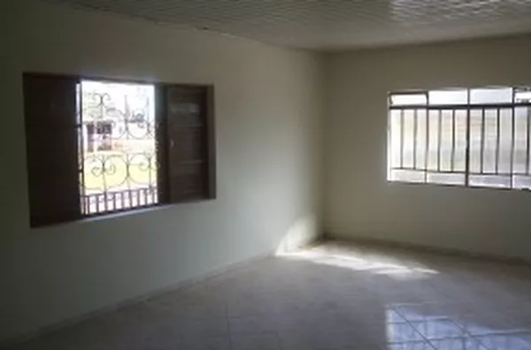 Apartamento de alvenaria contendo 02 quartos, 01 suite, sala, cozinha, wc e area de serviço. - Foto 4