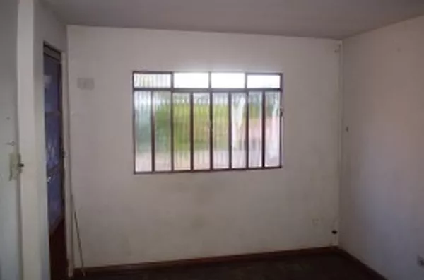 Casa em alvenaria, 02 quartos, sala, copa, cozinha, wc, anexo c/ lavanderia e quarto de despejo, garagem c/ mais um comodo - Foto 5