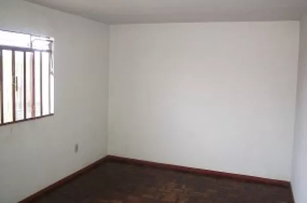 Casa em alvenaria, 02 quartos, sala, copa, cozinha, wc, anexo c/ lavanderia e quarto de despejo, garagem c/ mais um comodo - Foto 6