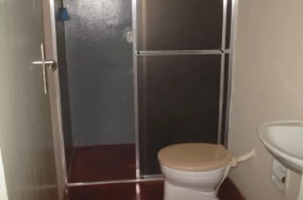 Casa em alvenaria contendo 03 quartos, sala, cozinha, wc, cobertura para carro, área de serviço. - Foto 3