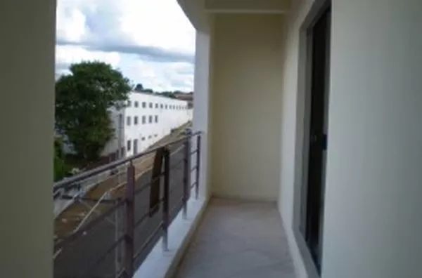 Apartamento contendo 03 quartos, sala, cozinha, wc, área de serviço e varanda. - Foto 5